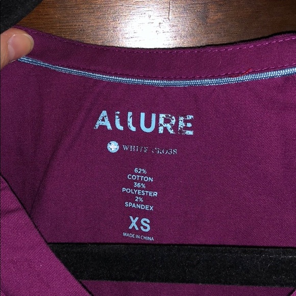 Scrub top - Picture 3 of 5